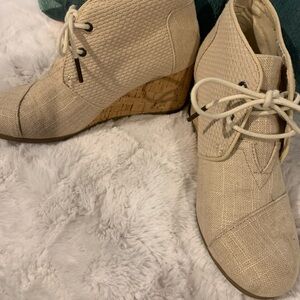 TOMS Women's Cream Wedge Ankle Boots